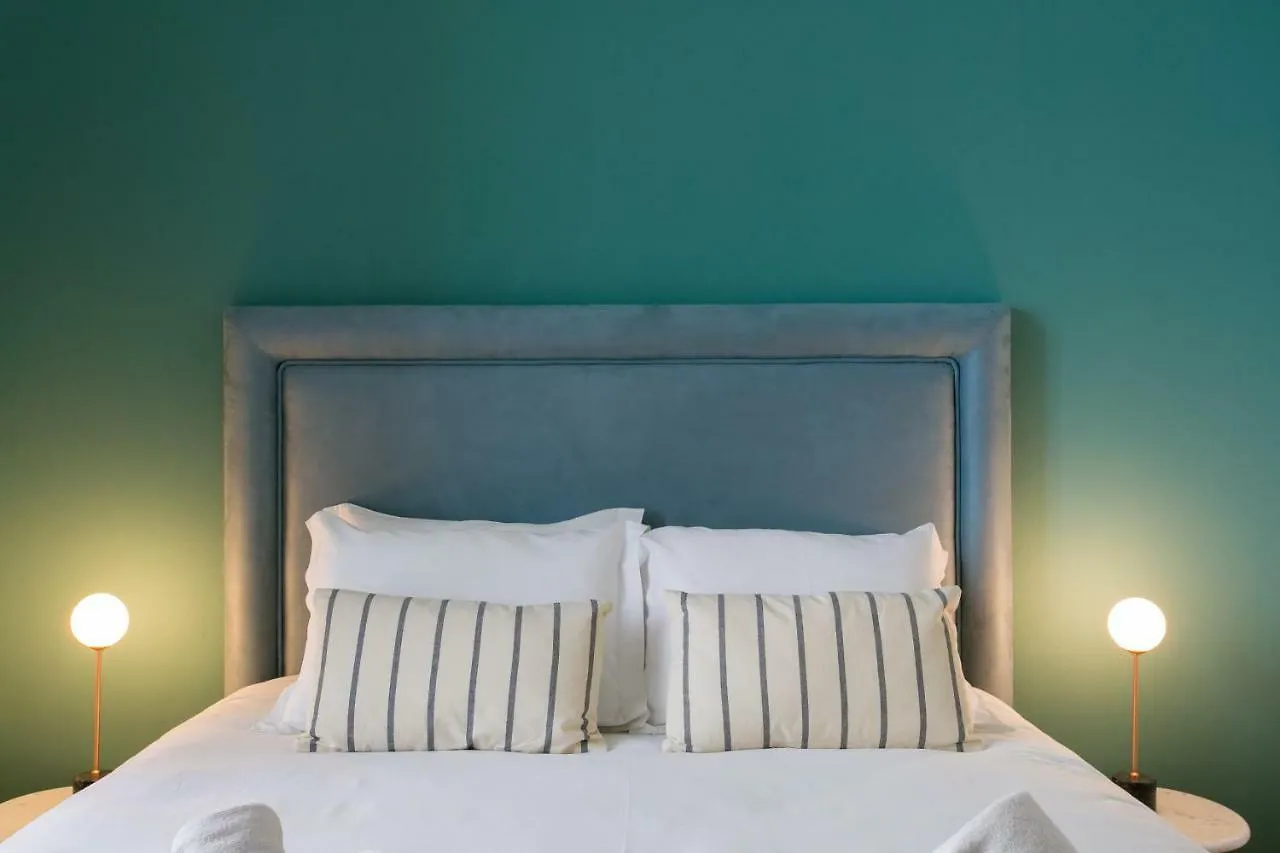Apartment Joivy Gorgeous 3Br Home With Balcony Nearby Time Out Market Lisbon