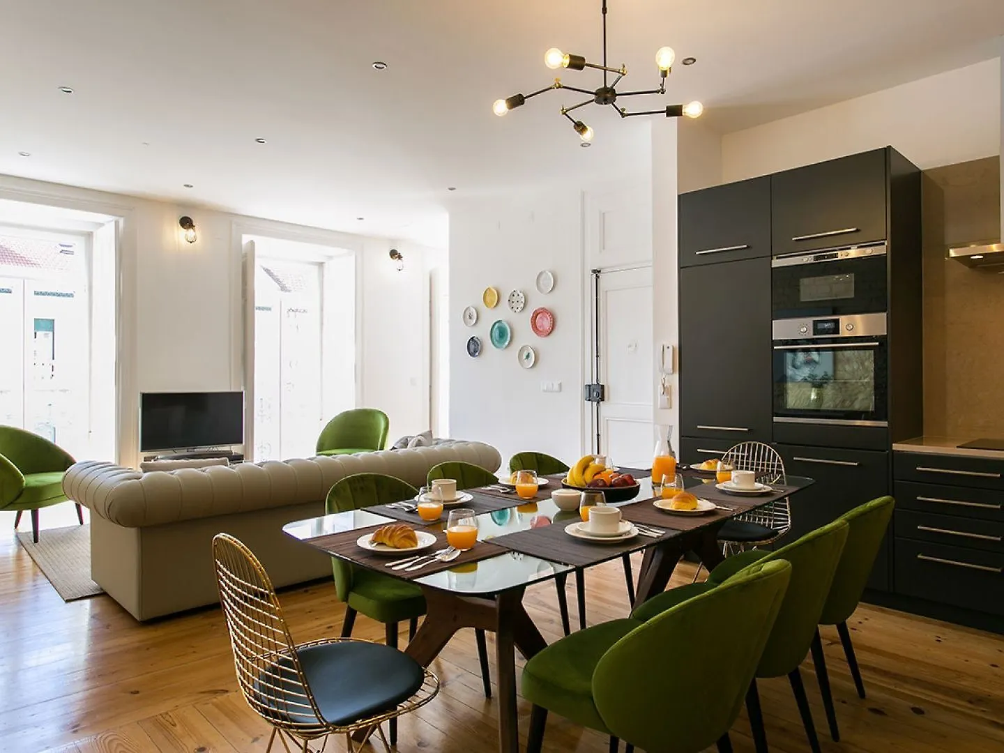 Joivy Gorgeous 3Br Home With Balcony Nearby Time Out Market Lisbon Apartment