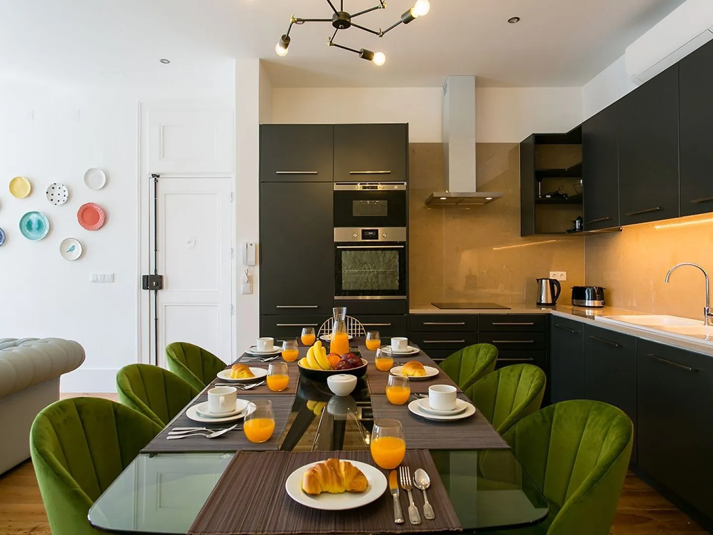 Apartment Joivy Gorgeous 3Br Home With Balcony Nearby Time Out Market Lisbon