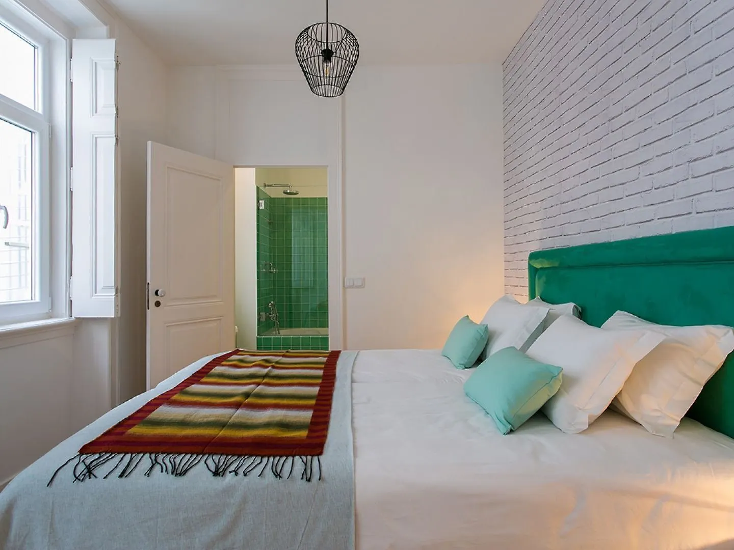 Joivy Gorgeous 3Br Home With Balcony Nearby Time Out Market Lisbon Portugal