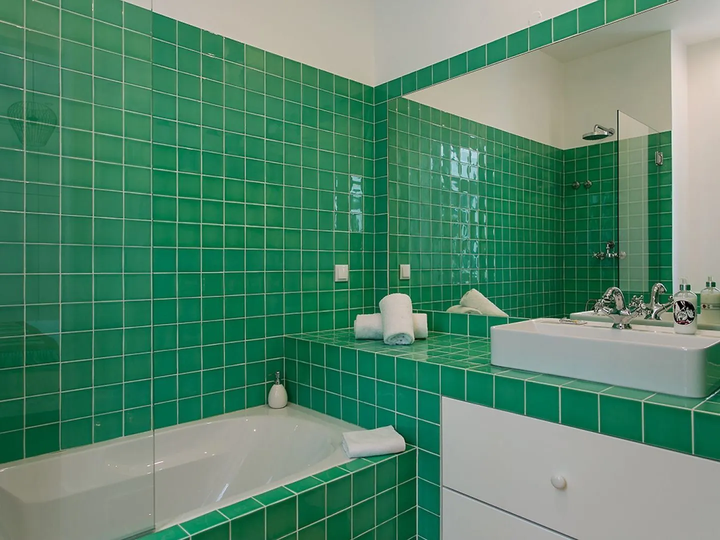 Apartment Joivy Gorgeous 3Br Home With Balcony Nearby Time Out Market Lisbon