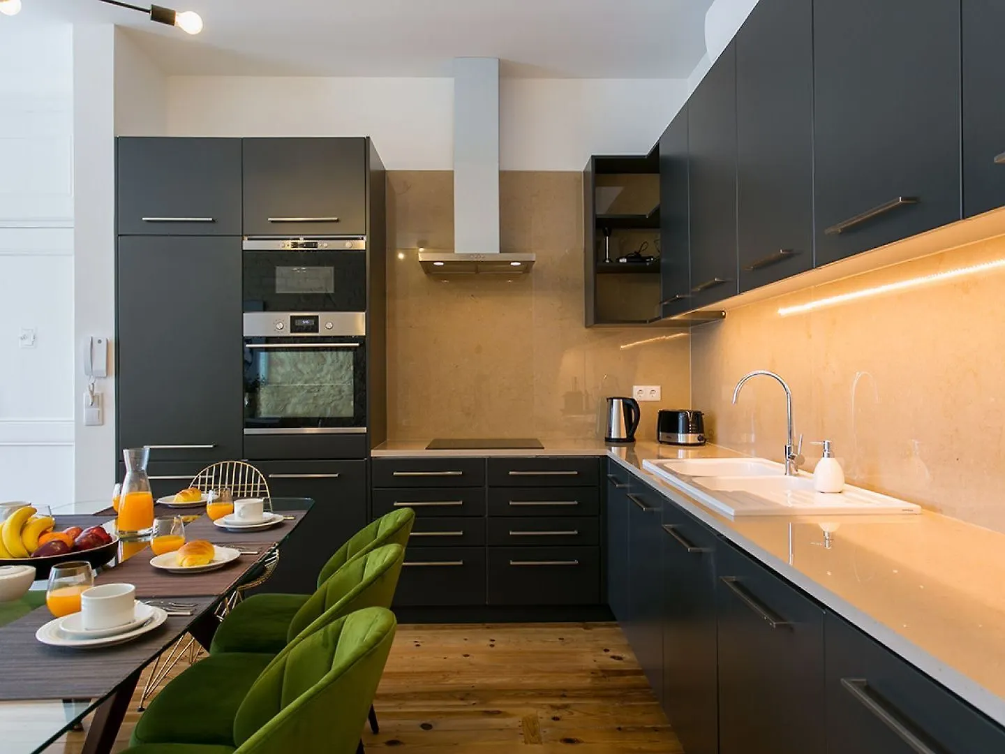 Lägenhet Joivy Gorgeous 3Br Home With Balcony Nearby Time Out Market Lisboa